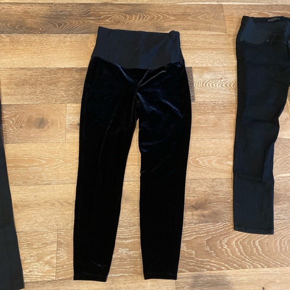 Maternity Haul - Size Medium - 34 items included || pants, dresses, tops, swim - Picture 16 of 16